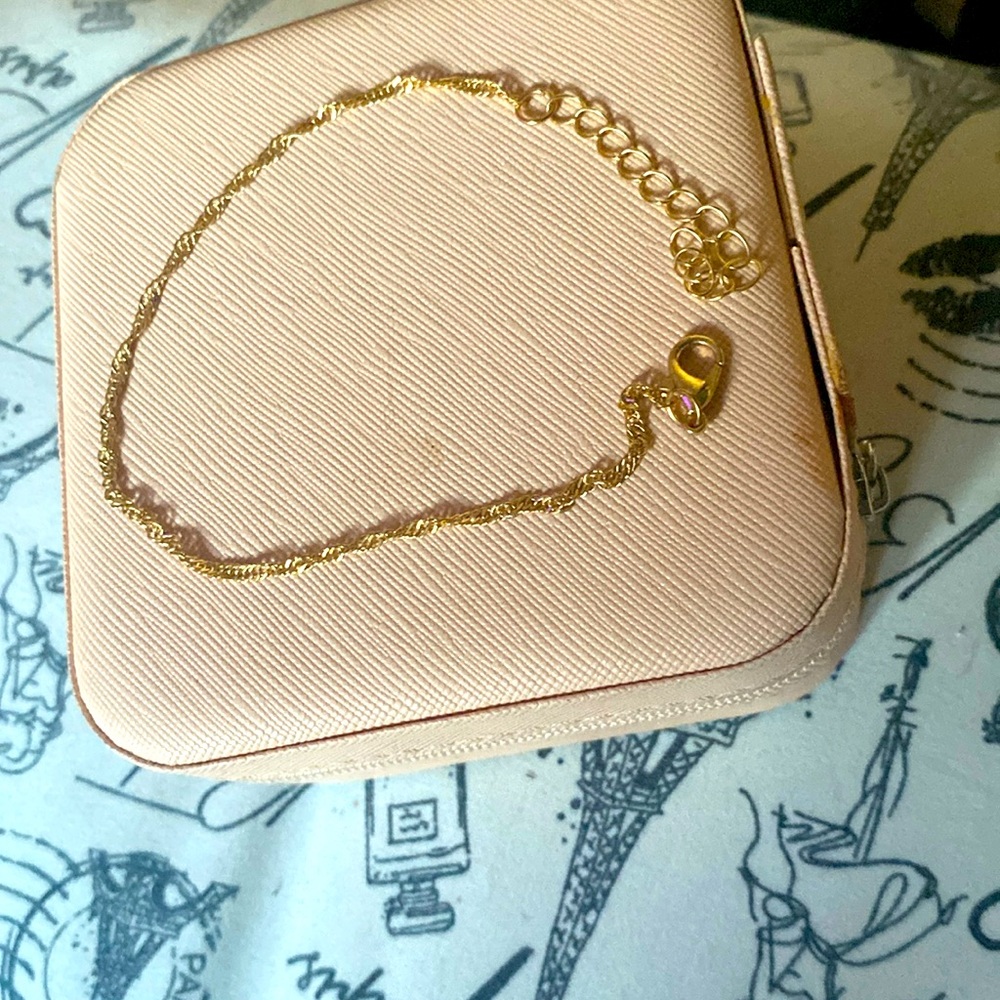 Bracelet